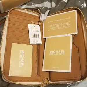 Michael Kors Wristlet Wallet